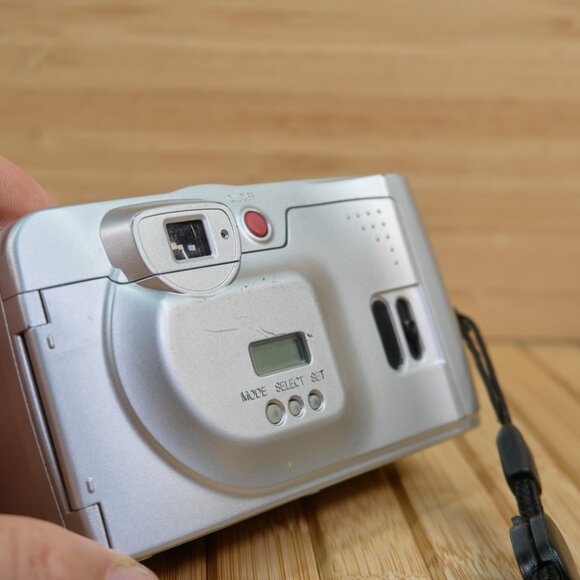 SAMSUNG Maxima Zoom 80 GLM 35mm Film Point & Shoot Camera, Millenium Edition - Picture 10 of 10